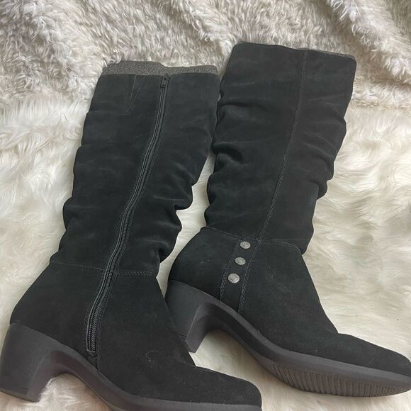Cliffs by White Mountain Averie Black leather Suede knee high boots Size 9M. - Picture 7 of 13